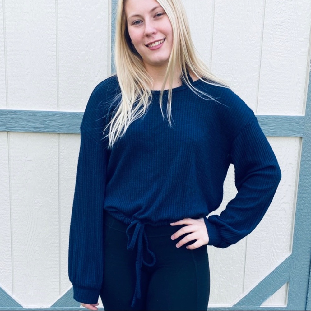 Hollister tie front crop sweater